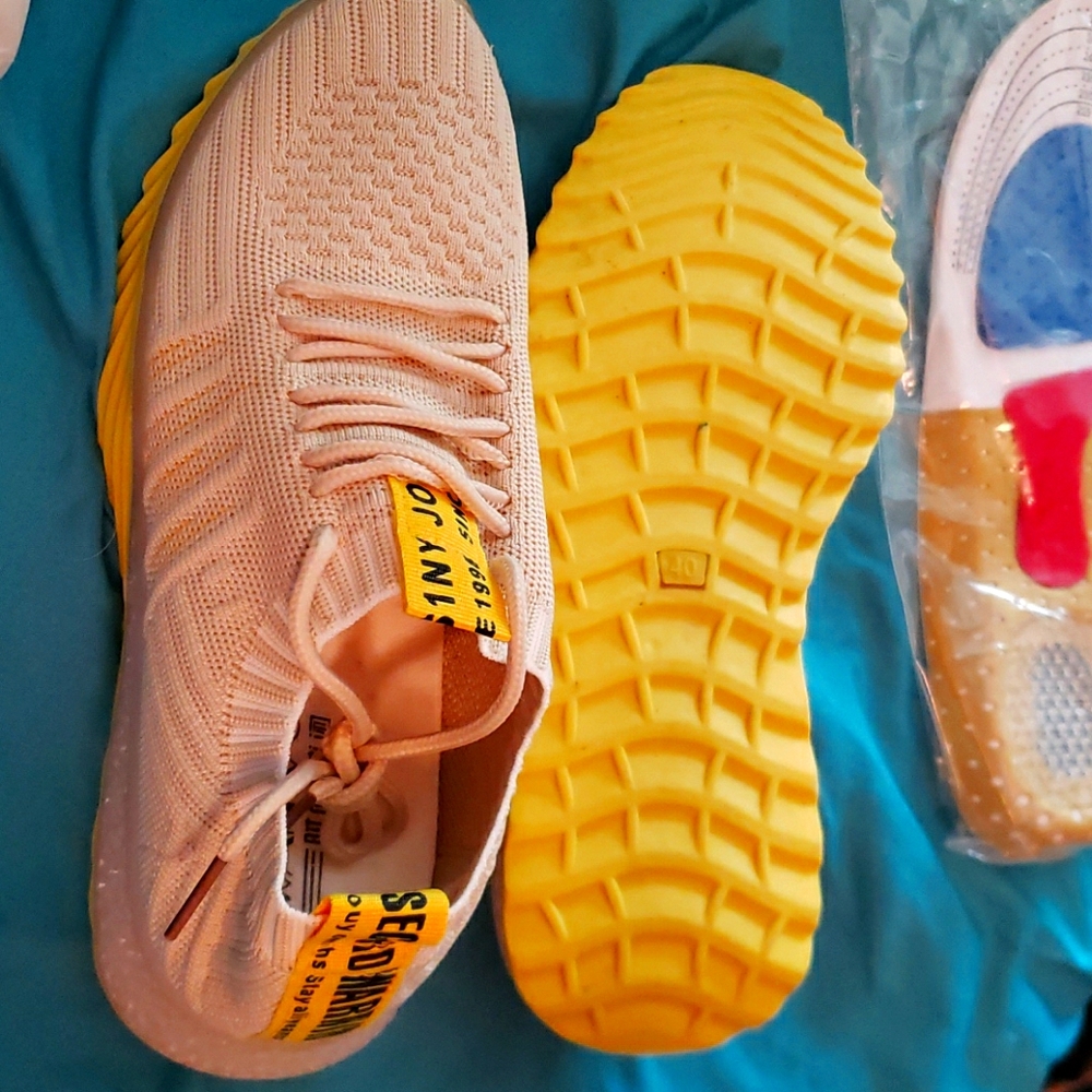 *BRAND NEW* Omega Walk Slip-ons